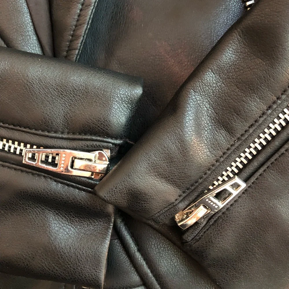Blank NYC Vegan Moto Jacket. Size Small - Picture 10 of 15